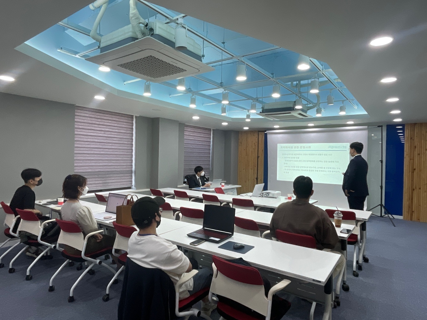 청년창업사관학교 강의 및 멘토링 진행
